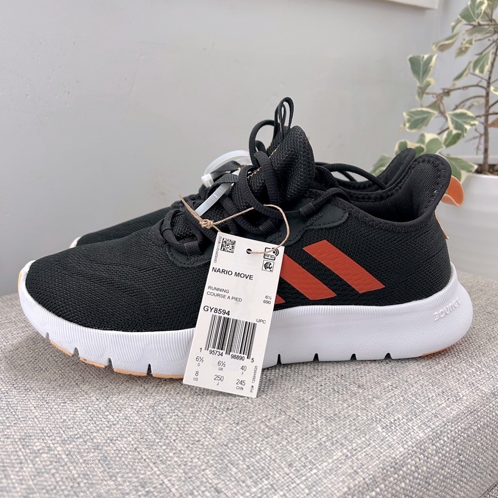 NWT Adidas Women's Nario Move Running Shoe